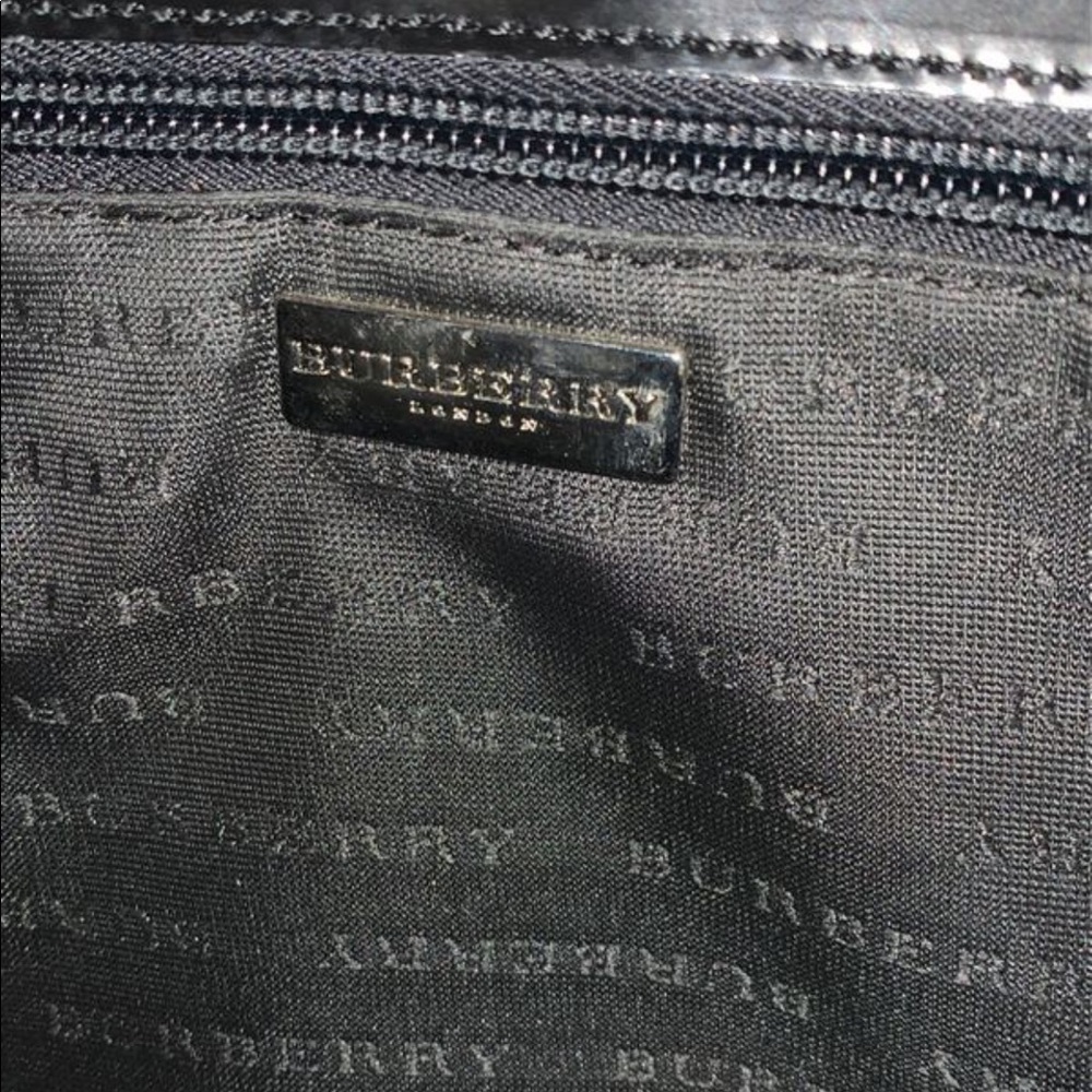 Burberry purse - Picture 2 of 2